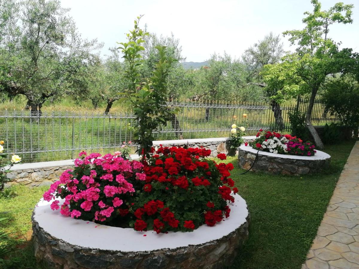 Eleni'S Holiday Home Kalamata Exterior foto